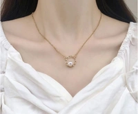 Pearl Neck Chain - Gold
